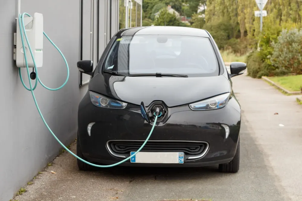 Recharge voiture électrique près de Combourg